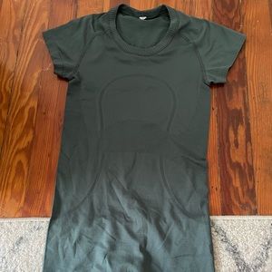 Lulu Lemon Swiftly Tech Top